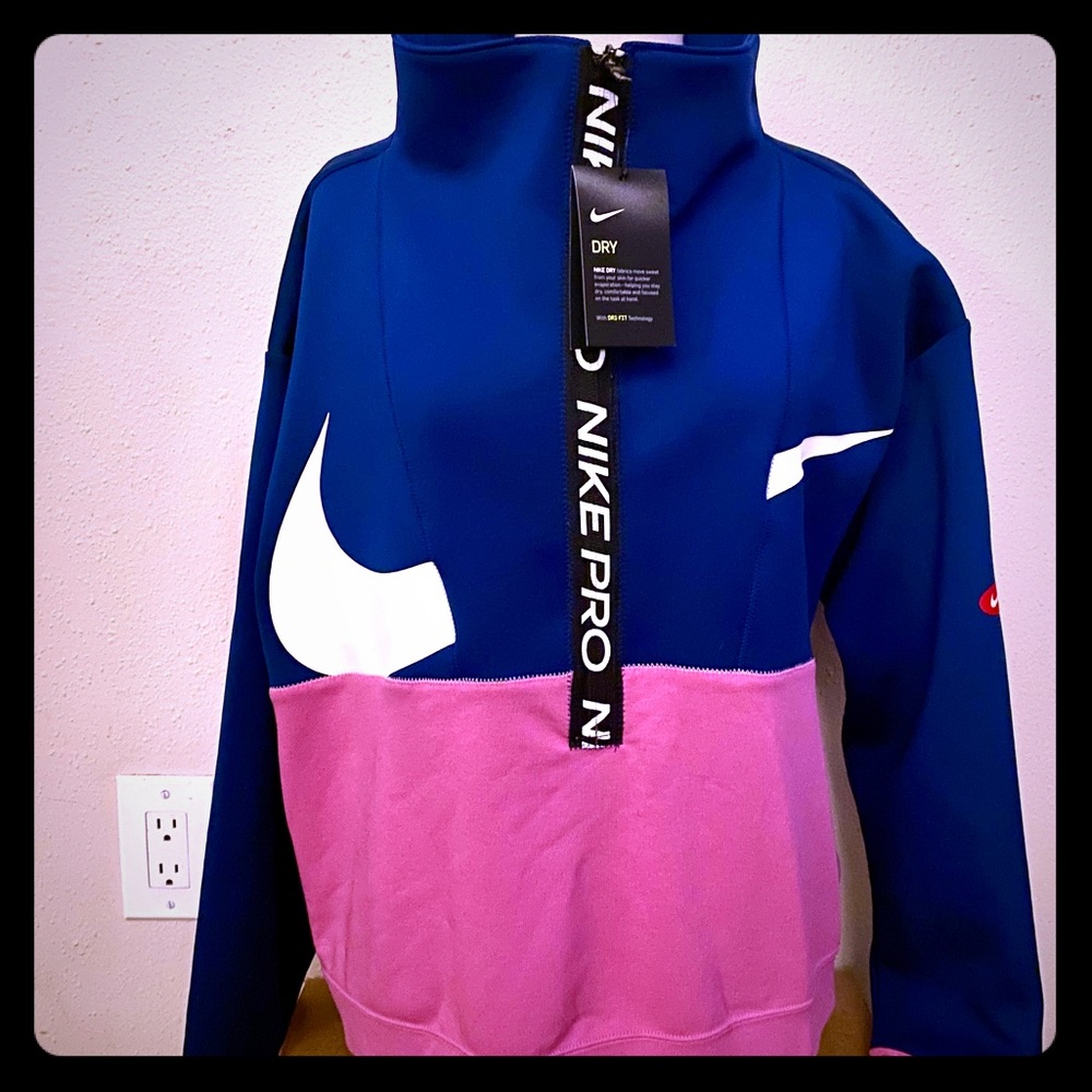 BNWT Nike Sweater
